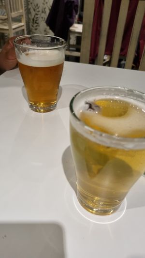 Te jazmin y te jazmin con ciruela at Cafe y Té Pacífico in Salamanca