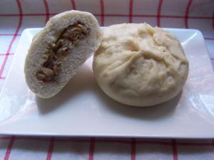 Chinese Steamed Buns at Cafe y Té Pacífico in Salamanca