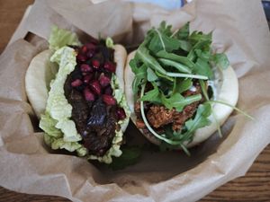 Eggplant bomber et alternative chick at Bar Bao in Leuven