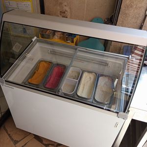  at Les Glaces Cool Cool in Dijon