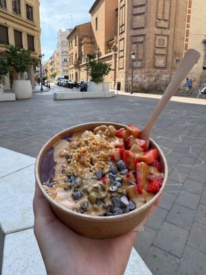 Açai bowl medium (500 ml) at Frigus in Valencia