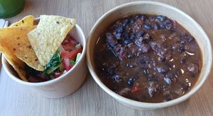 Vegan Chilli & picó de gallo at vegasi in Altea