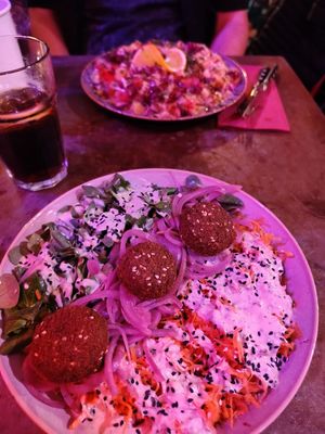 Rainbow Falafel bowl at EDEN in Saarbrucken