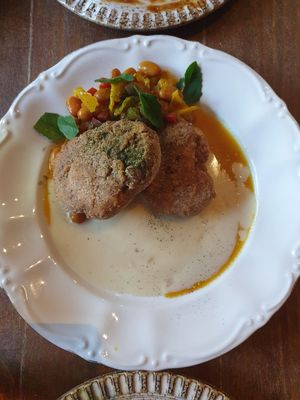 Fried lions man white gravy 26: AMAZING texture, very chikn like, not fatty at Smith & Daughters in Collingwood