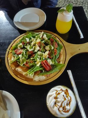 Vegan pizza and cocktails at BG+ in Rio De Janeiro