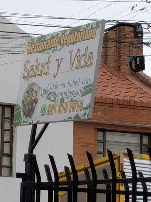 Exterior sign July 2026 at Salud y Vida in Sogamoso