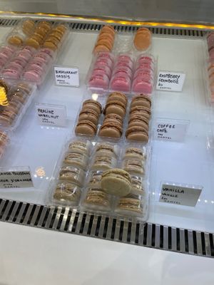  at Damyel - Rue des Rosiers in Paris