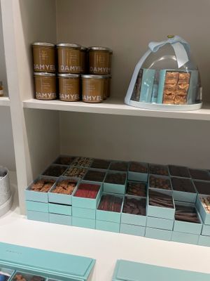  at Damyel - Rue des Rosiers in Paris