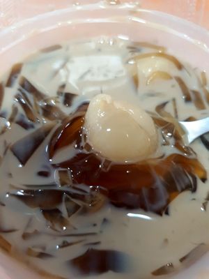 Sea bird nest ~ coral with soy milk and Longan ~ 21/4/21 still as good as the first time I try 👍🏻 at O'Bean in Northeast Singapore