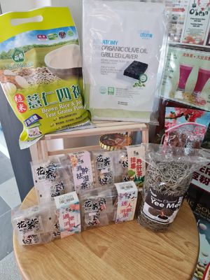 Healthy Tea, Brown Rice noodle,  seaweed etc at O'Bean in Northeast Singapore