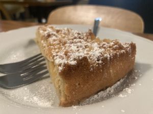 Apple strudle  at Khambú - Ruzafa in Valencia