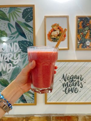Berries Smoothie at Khambú - Ruzafa in Valencia