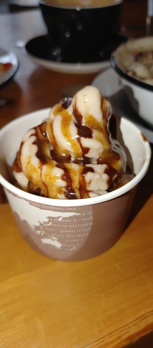 Salted carmel chocolate soft serve at NW Raw in Ashland