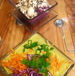 Thai curry bowl and breakfast bowl at NW Raw in Ashland