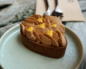 Chocolate/Passion Fruit at Giardino Paris｜Pâtisserie & Café in Paris