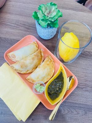 Vegetable empenadas at Café - Bistro Le Citron in Montreal