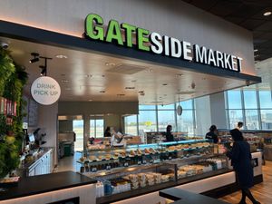  at SFO - Gateside Market - T1 in San Francisco