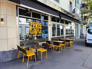 Outdoor seating at Zekisworld in Zurich