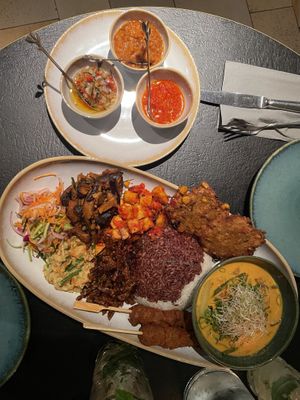 Nasi campur vegan für zwei Personen   at Hot Chilli im Steinebacher in Woerthsee
