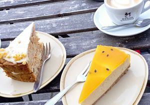 Carrot cake and Cheesecake at Koffie ende Koeck in Amsterdam