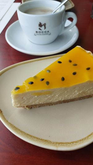 Passionfruit cheesecake (€4,95) at Koffie ende Koeck in Amsterdam