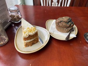 Carrot cake (nice, but a bit too zesty) and blueberry muffin (crunchy outside, but a bland taste) at Koffie ende Koeck in Amsterdam