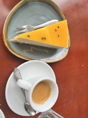 Passion fruit cheese cake  at Koffie ende Koeck in Amsterdam