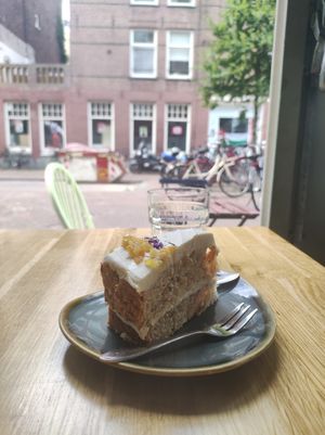 carrot cake at Koffie ende Koeck in Amsterdam
