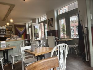 Leuke plek met alleen maar Vegan   at Koffie ende Koeck in Amsterdam