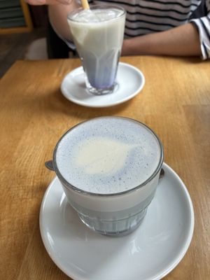 Ube latte (warm or iced): tastes mild, but it’s nothing special  at Koffie ende Koeck in Amsterdam