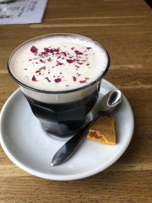 Elderberry rose elixir  at Koffie ende Koeck in Amsterdam
