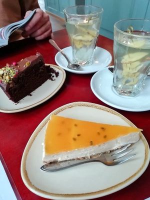 Chocolate- and passionfruit-cheesecake at Koffie ende Koeck in Amsterdam