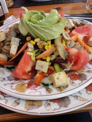 Ensalada con setas, champiñones y tofu... at La Casona del Vino in Tenerife