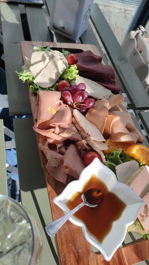 Tagliere vegano at The Green Spot in Modena