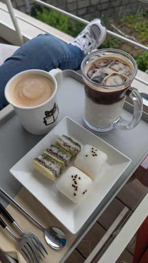  at Cafe Reading Cat in Seoul