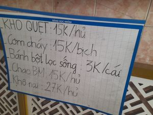 Menu in Vietnamese at Quán Chay Xanh Vegan in Ho Chi Minh City