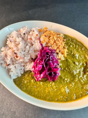 Herbal Spinach Curry with Beans & Nuts

Brown Rice with Glutinous Rice
(Vegan, Vegetarian & Gluten-Free at FOODLAB Tsukiji in Tokyo