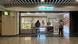  at Vegetsai Vegan Bento - MRT Shuanglian Station B60 in Taipei