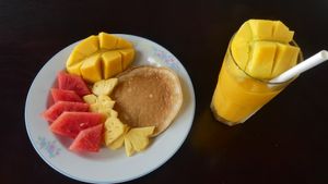 Cinnamon pancake at Daisy and Rosie in Ninh Binh