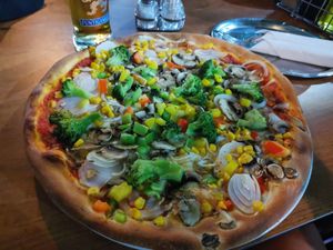 Pizza vegetaria with vegan cheese at Pizzeria Rialto in Neusiedl Am See