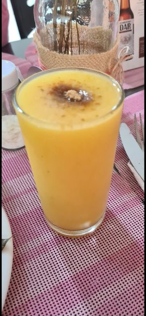 jugo de maracujá at Momentos de Pan y Soya in Bogota