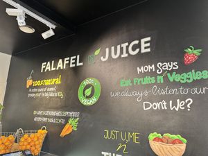   at FALAFEL n' JUICE - Torggata in Oslo