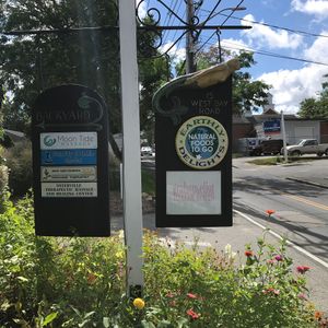 Road sign at Earthly Delights in Osterville