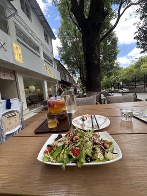   at Bodhi Tea, Plant Cuisine, and Mushroom Restaurant - 菩茶·植物料理·菌子上的餐厅 in Dali