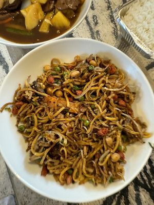 Vegetable chow mein   at Great Wall in Norwich