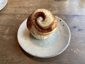 Cinnamon roll  at 24sekki in Kamakura