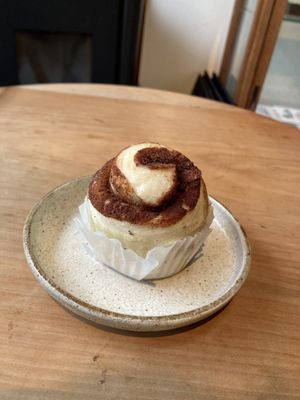 Cinnamon roll  at 24sekki in Kamakura