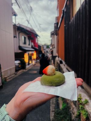 Matcha mochi at Mochimochi - もちもち in Kyoto