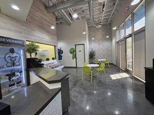 Spacious, pretty,  and calm space at NoButcher  in Henderson