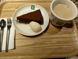 Chocolate cake and soy latte at LOVE Pacific Cafe in Nagoya